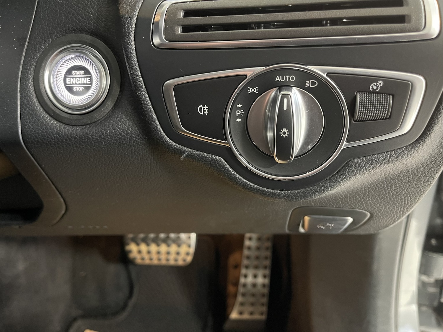 Used Mercedes-Benz C Class 2019 for sale - 77535906: Photo 38