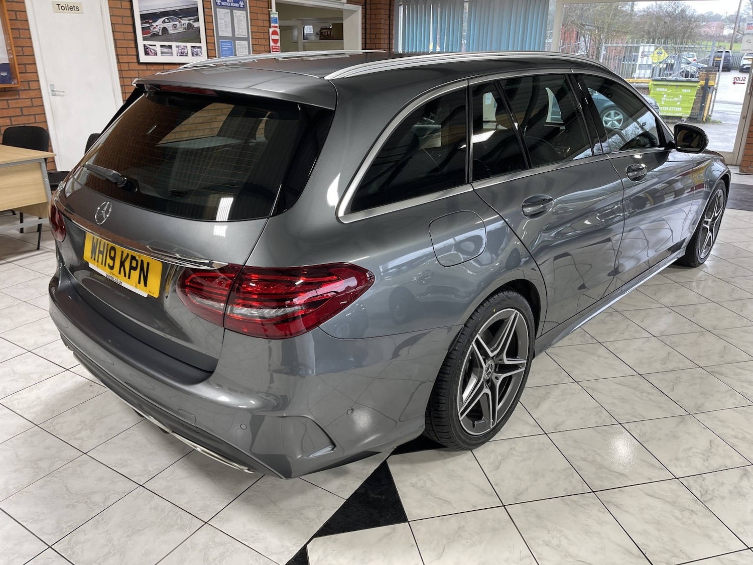 Used Mercedes-Benz C Class 2019 for sale - 77535906: Photo 4