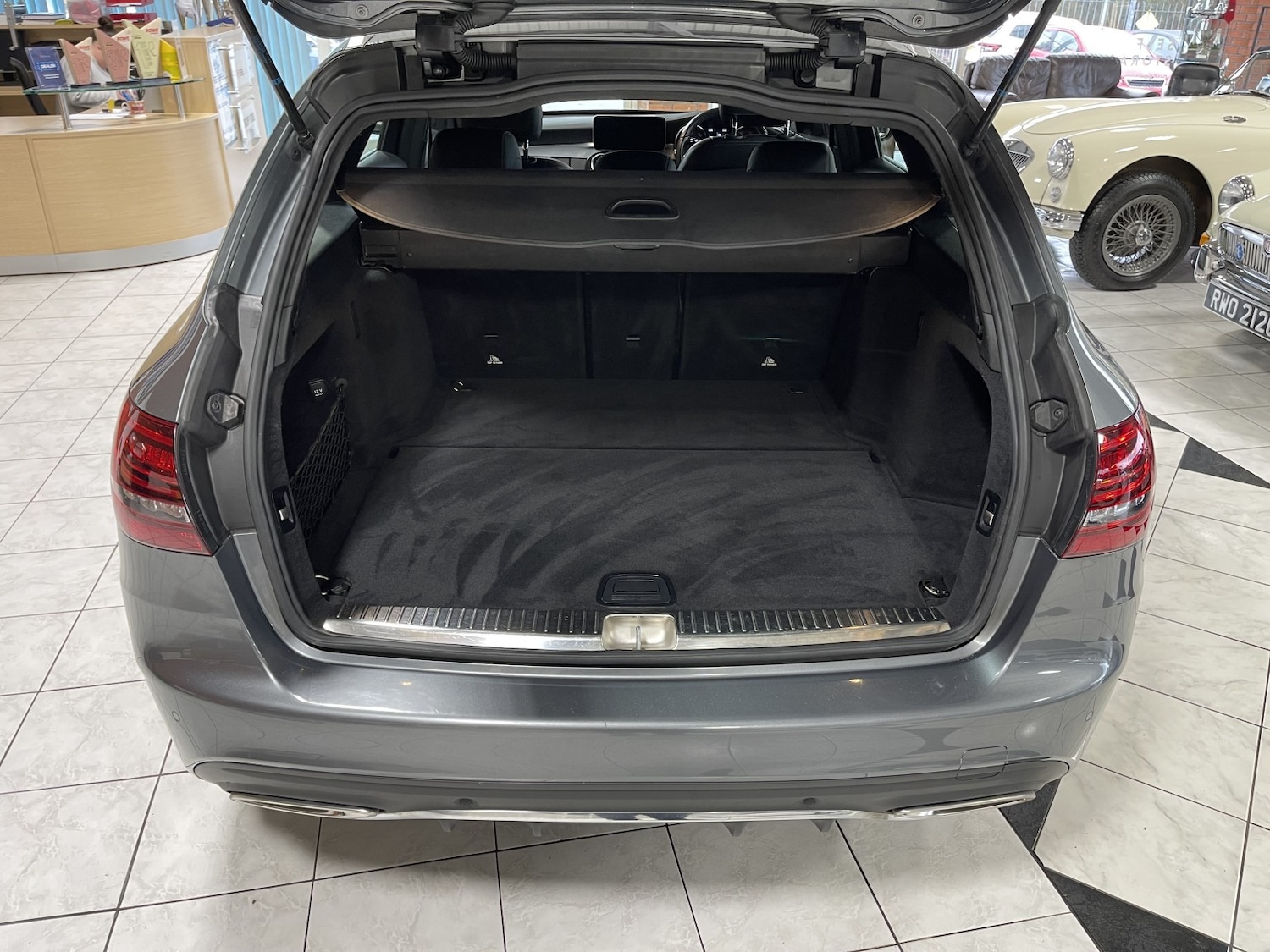 Used Mercedes-Benz C Class 2019 for sale - 77535906: Photo 6