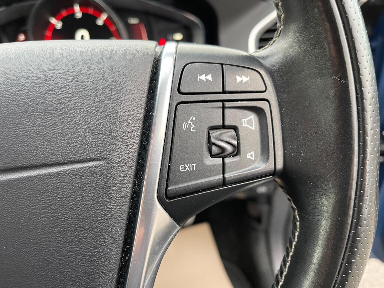 Used Volvo XC60 2017 for sale - 76712471: Photo 23