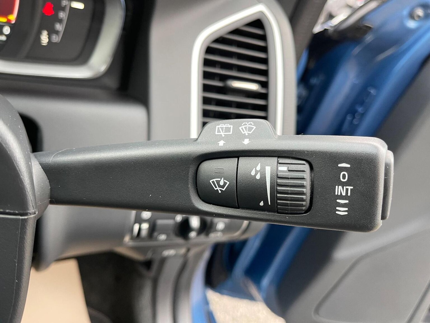 Used Volvo XC60 2017 for sale - 76712471: Photo 26