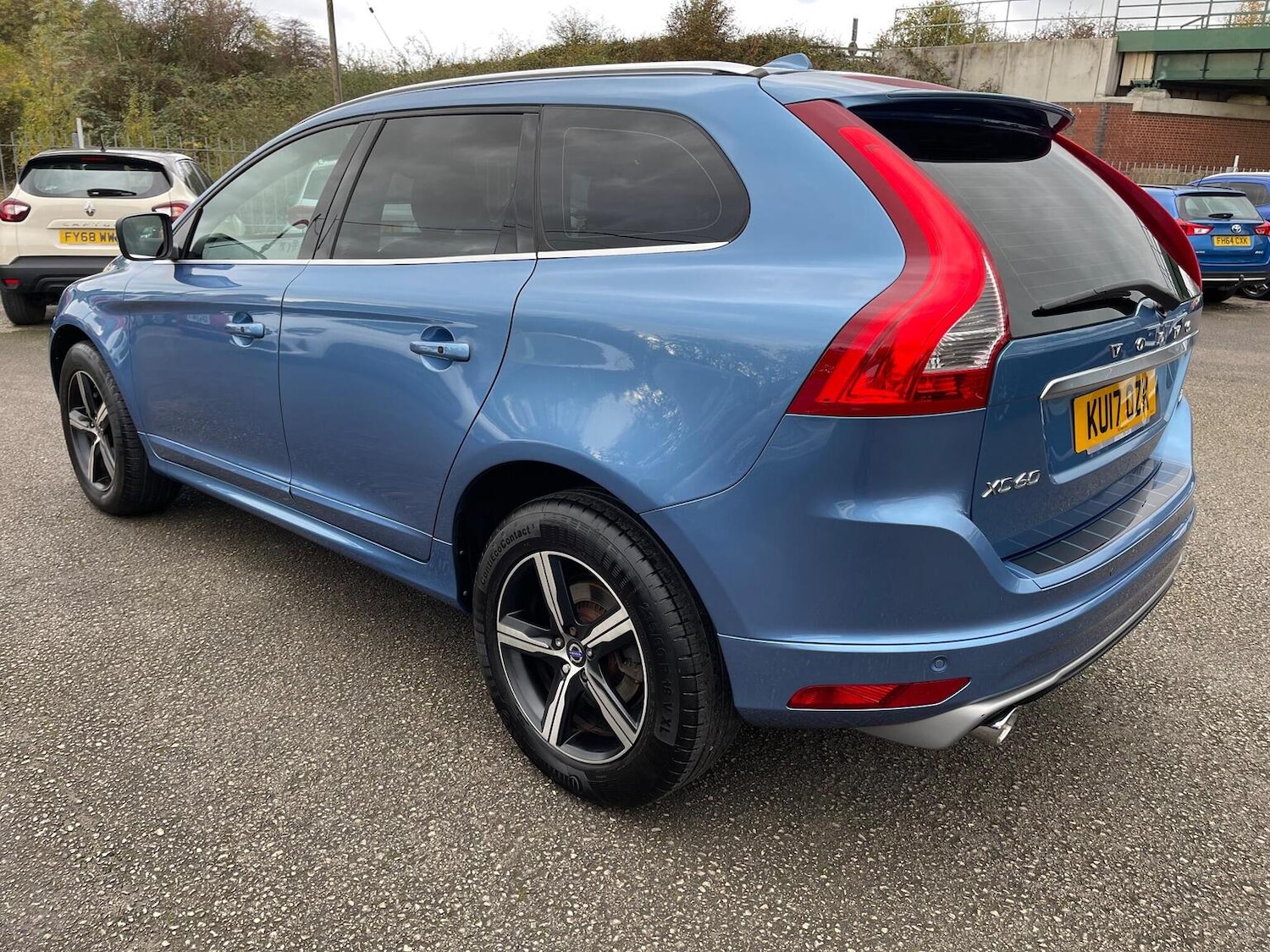 Used Volvo XC60 2017 for sale - 76712471: Photo 4
