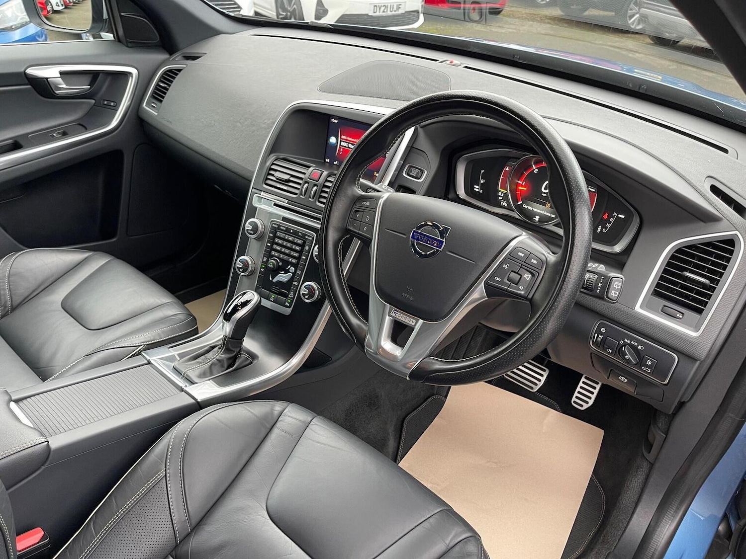 Used Volvo XC60 2017 for sale - 76712471: Photo 9