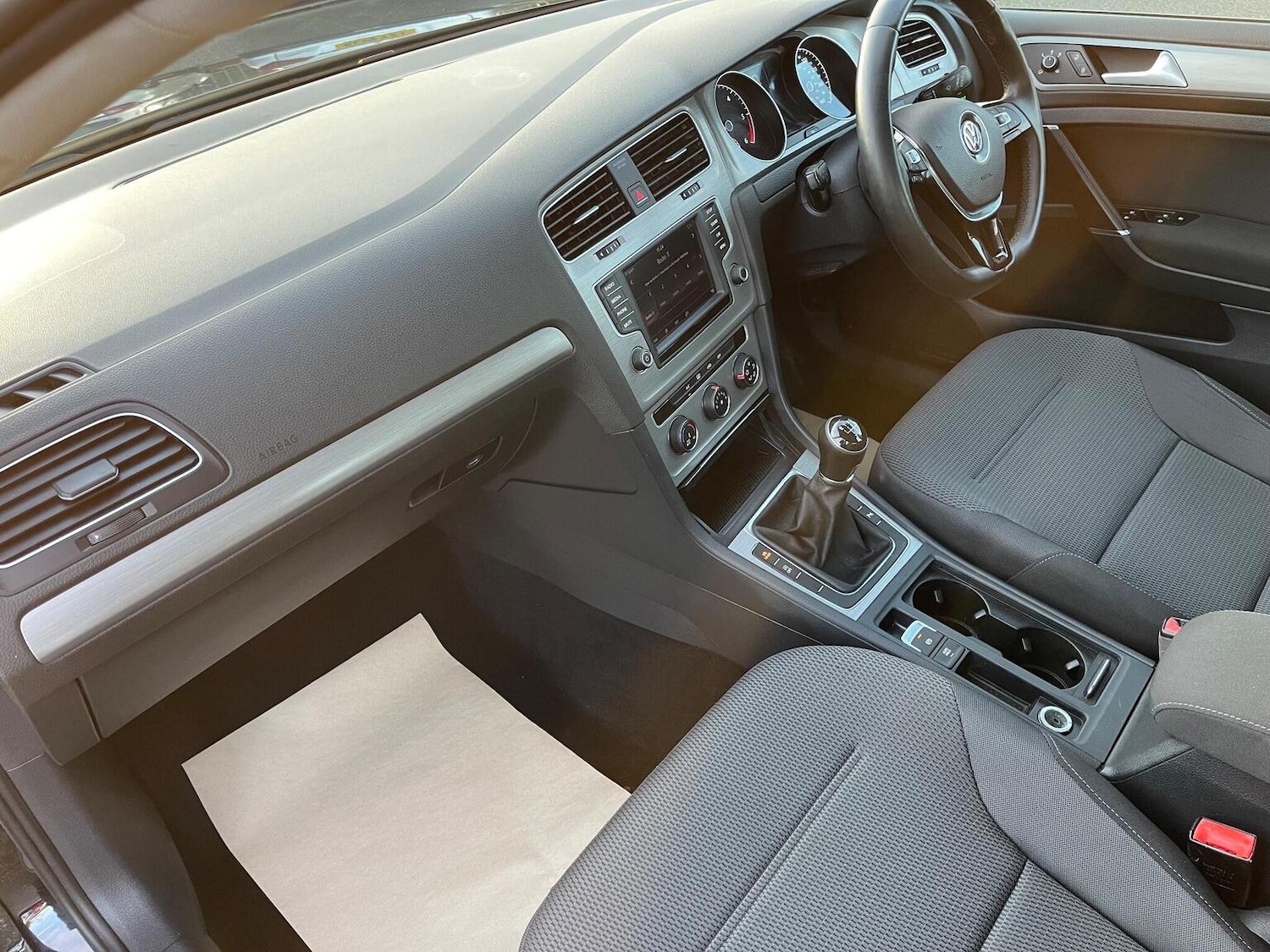 Used Volkswagen Golf 2015 for sale - 77213384: Photo 10