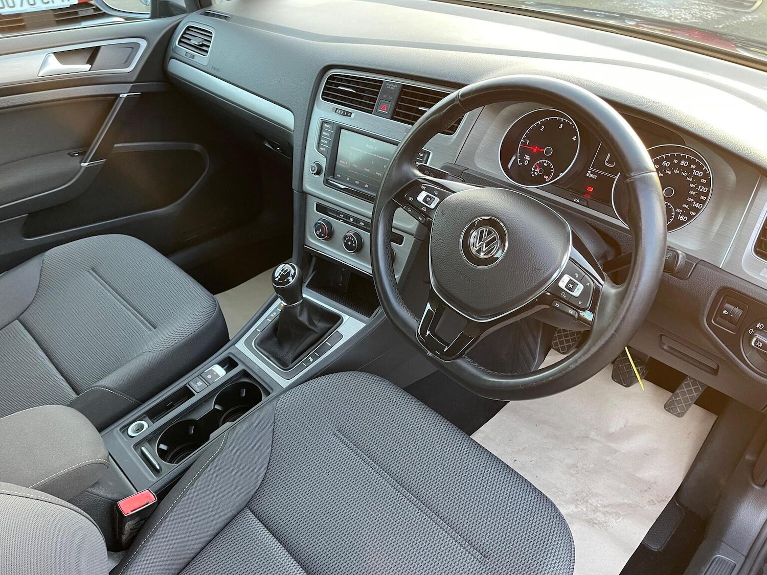 Used Volkswagen Golf 2015 for sale - 77213384: Photo 9