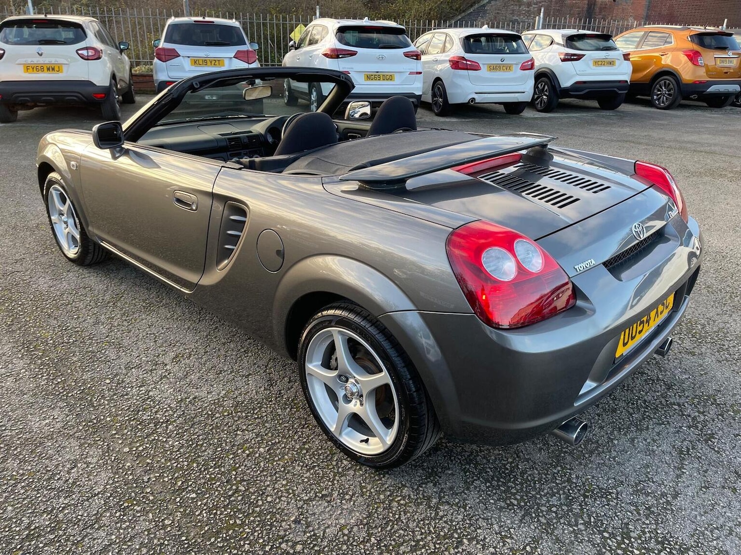 Used Toyota MR2 2004 for sale - 77251328: Photo 4