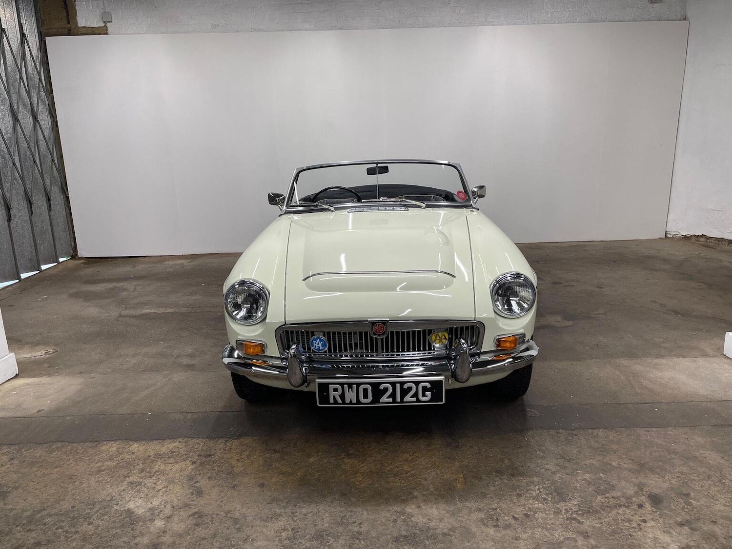 Used MG MGC 1968 for sale - 77033076: Photo 2
