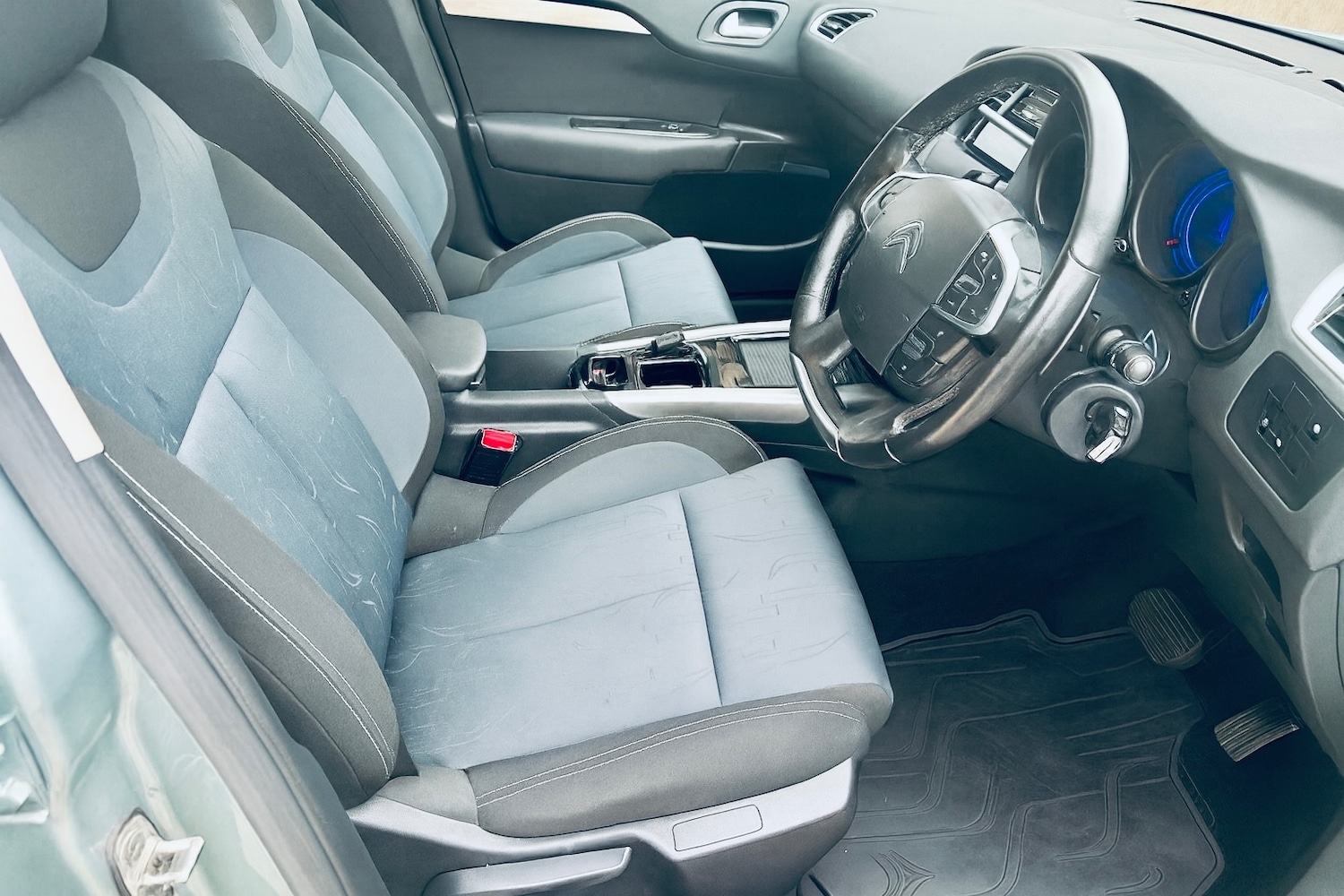 Used Citroen C4 2011 for sale - 76413277: Photo 9