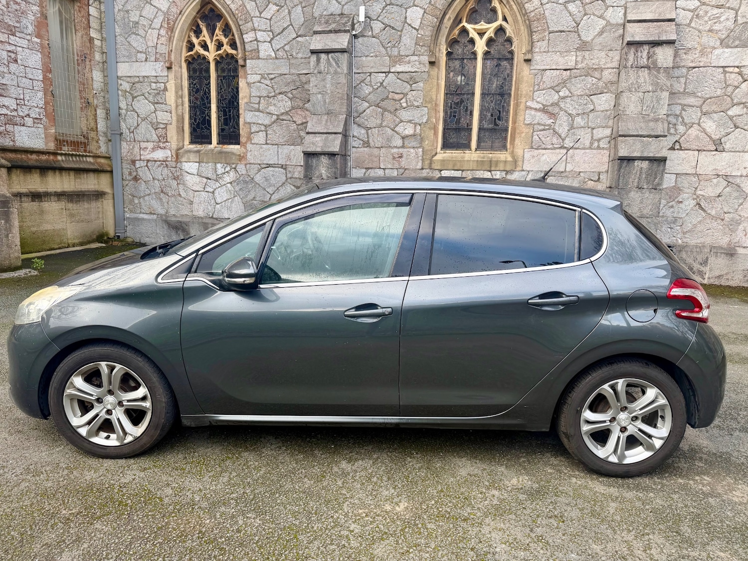 Used Peugeot 208 2014 for sale - 77690912: Photo 8