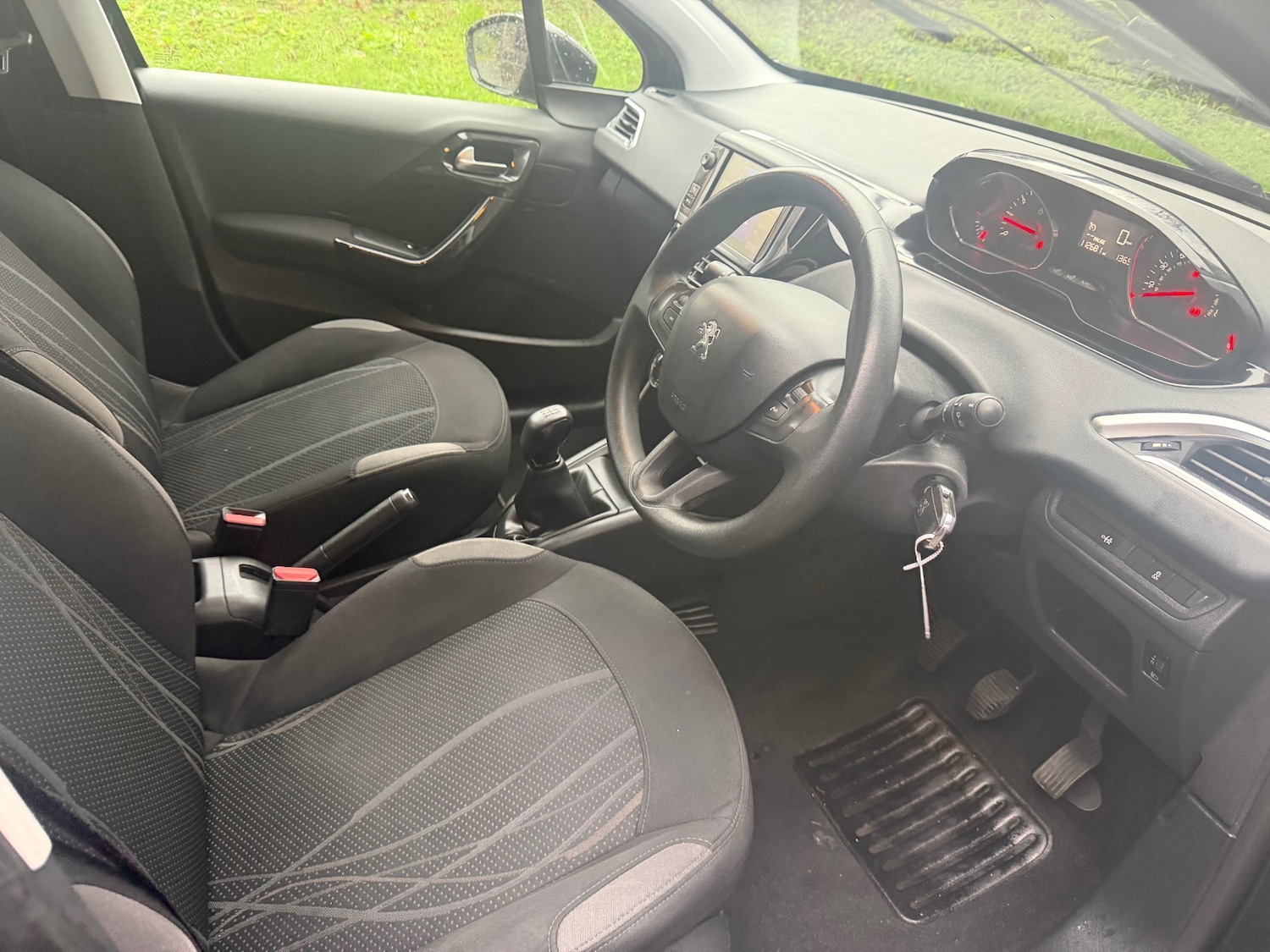 Used Peugeot 208 2013 for sale - 77591342: Photo 10