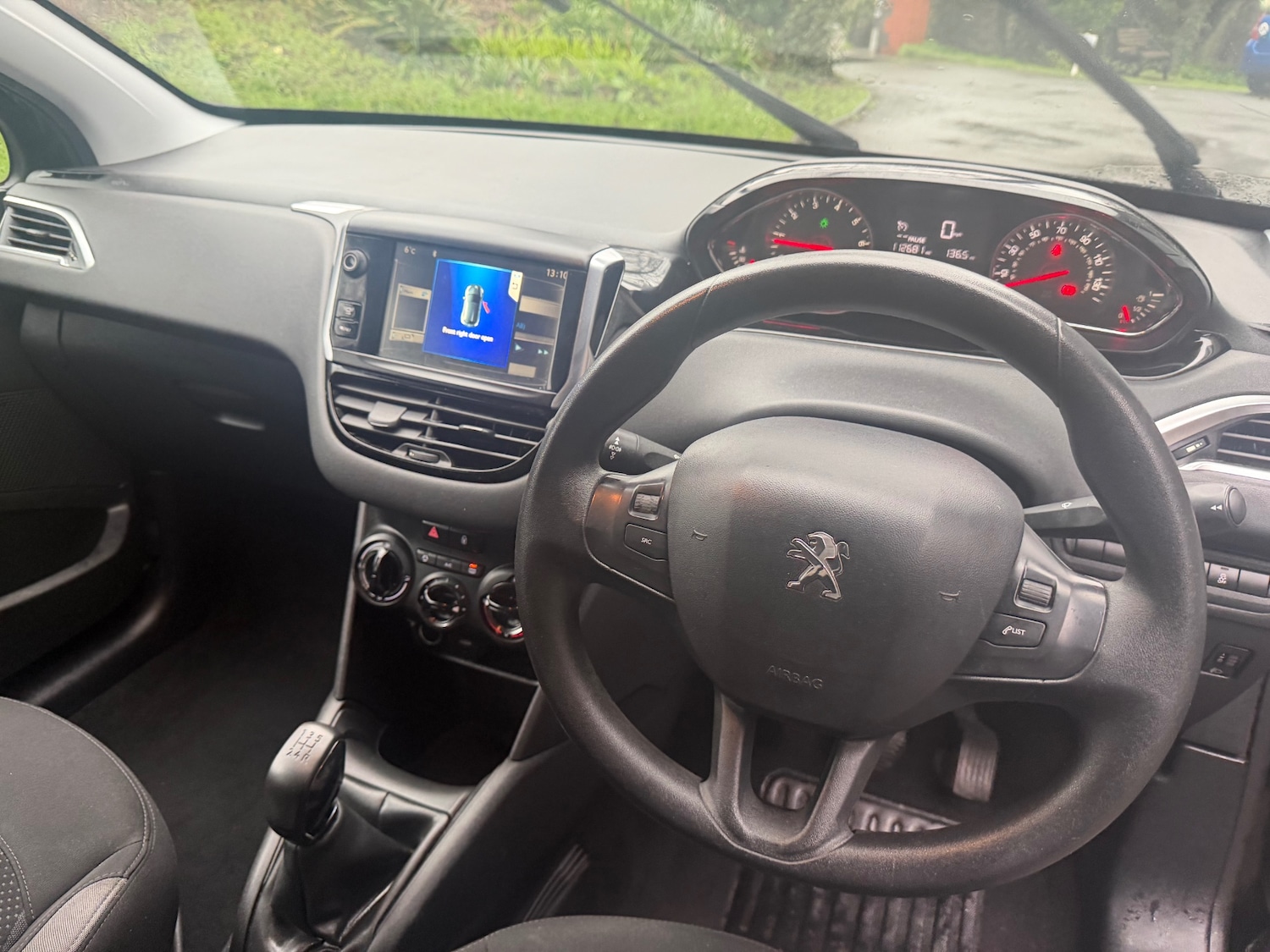 Used Peugeot 208 2013 for sale - 77591342: Photo 11
