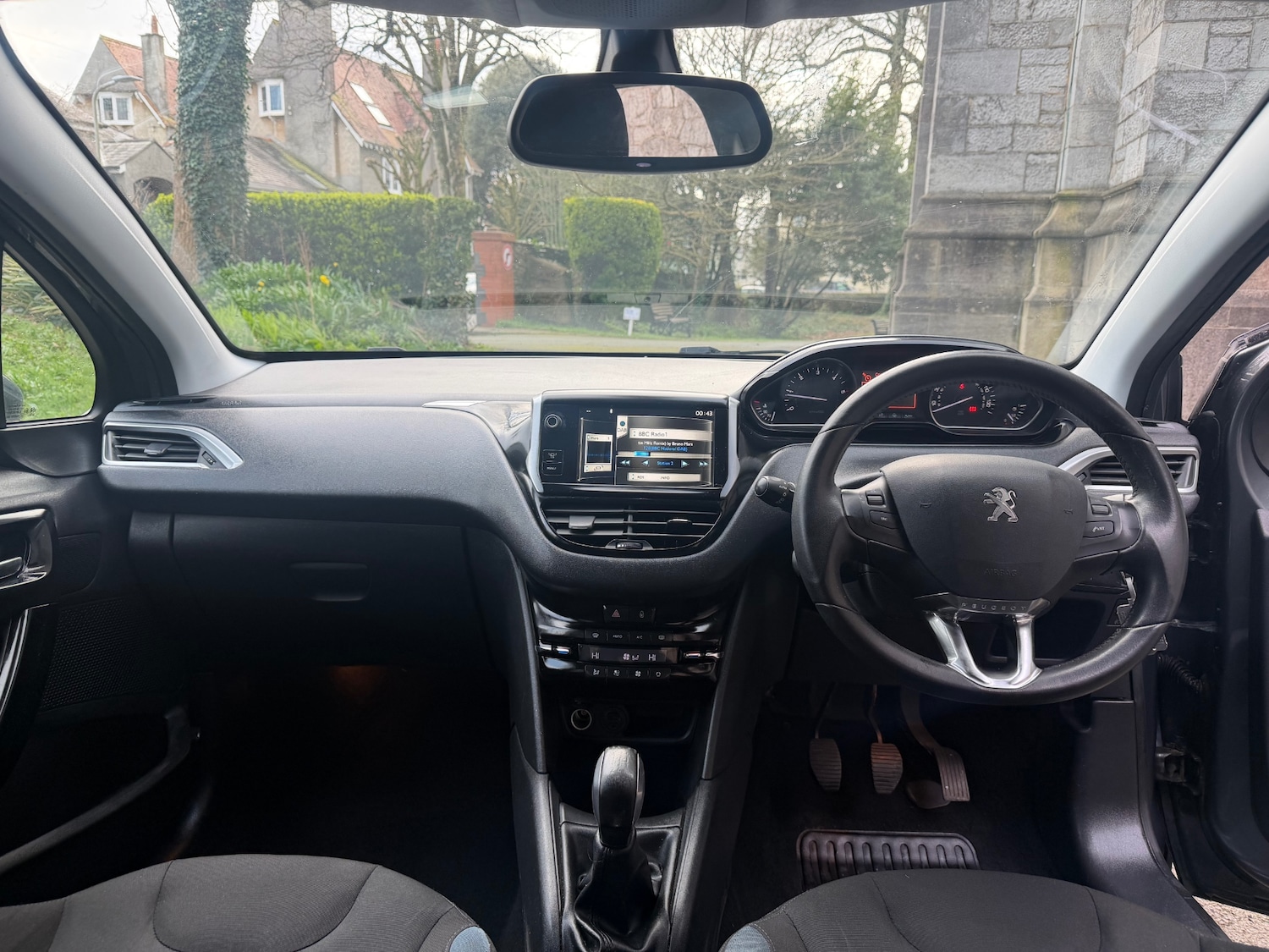 Used Peugeot 208 2014 for sale - 77985152: Photo 13