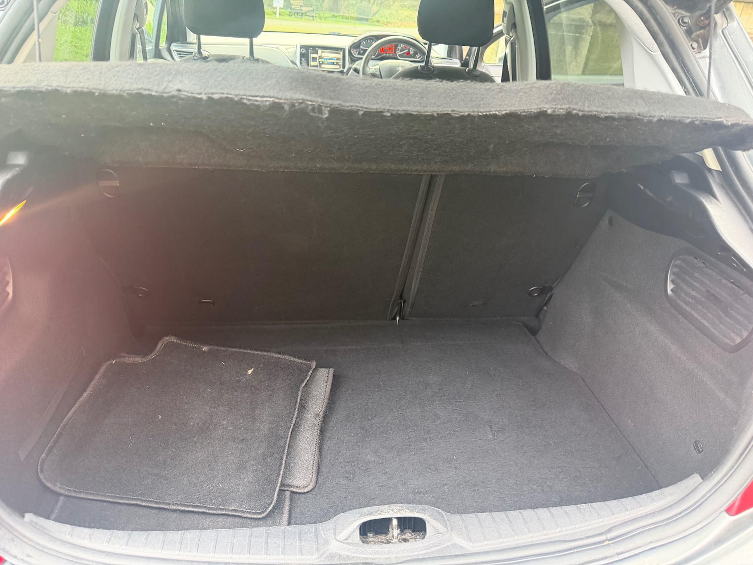 Used Peugeot 208 2014 for sale - 77985152: Photo 14