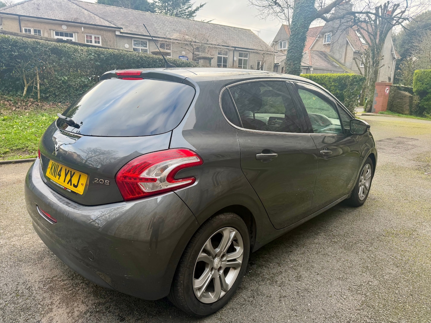 Used Peugeot 208 2014 for sale - 77985152: Photo 5