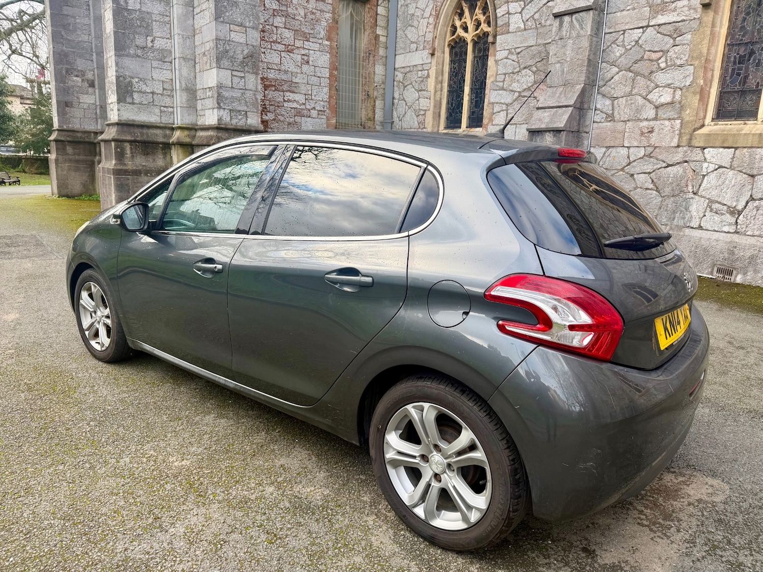 Used Peugeot 208 2014 for sale - 77985152: Photo 7