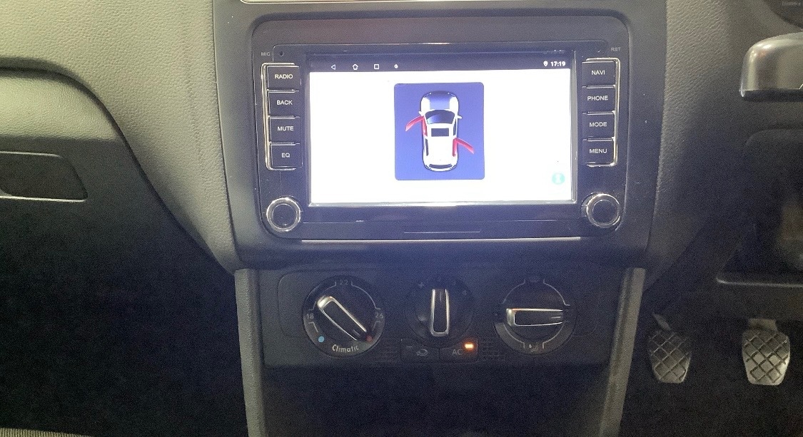 Used Volkswagen Polo 2011 for sale - 76664955: Photo 10