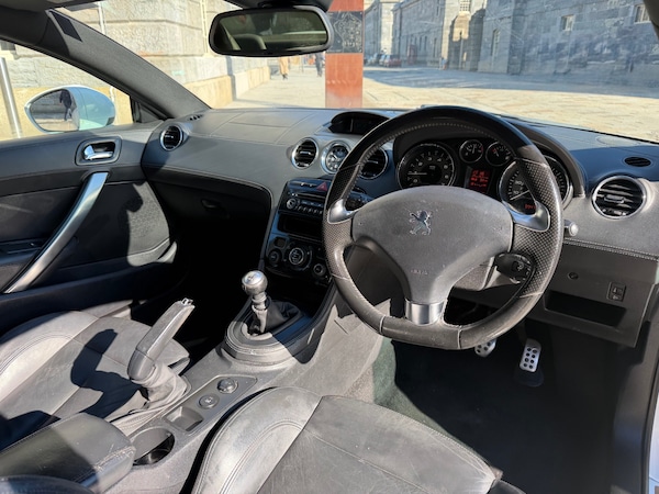 Used Peugeot RCZ 2011 for sale - 76292309: Photo 12