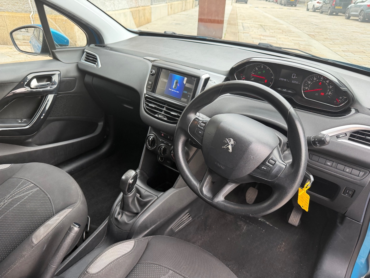 Used Peugeot 208 2013 for sale - 76344182: Photo 10