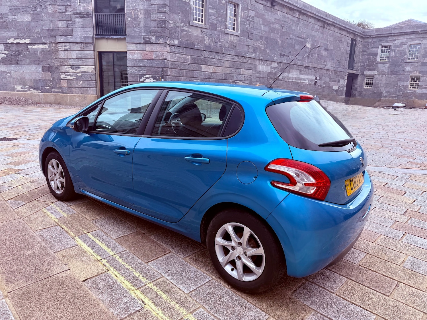 Used Peugeot 208 2013 for sale - 76344182: Photo 5