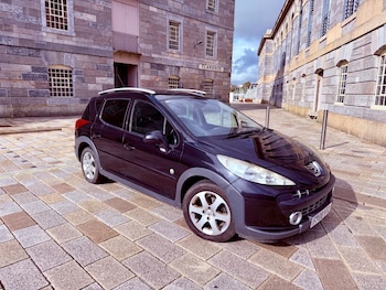 Peugeot - 207