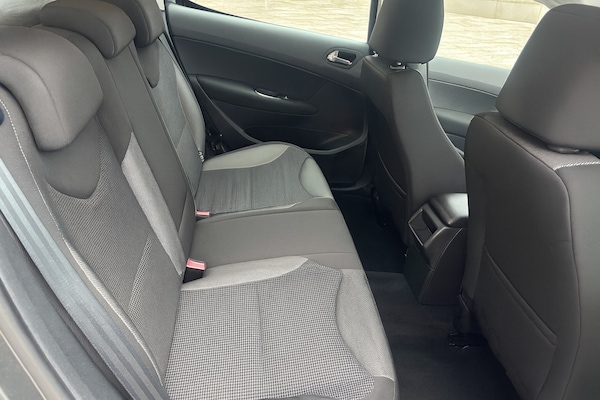 Used Peugeot 308 2013 for sale - 76250747: Photo 10