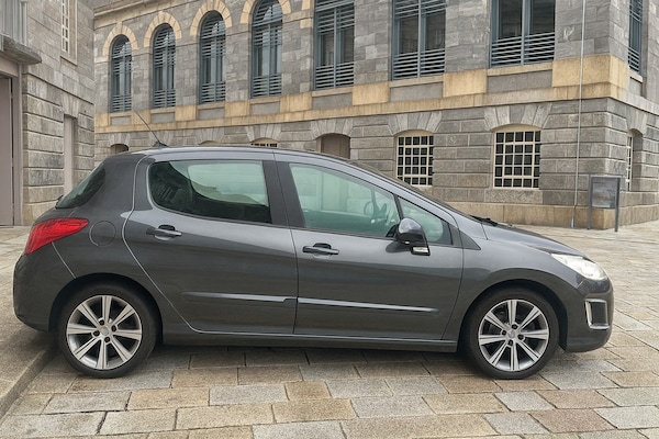 Used Peugeot 308 2013 for sale - 76250747: Photo 2