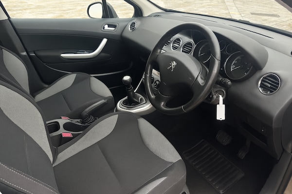 Used Peugeot 308 2013 for sale - 76250747: Photo 9
