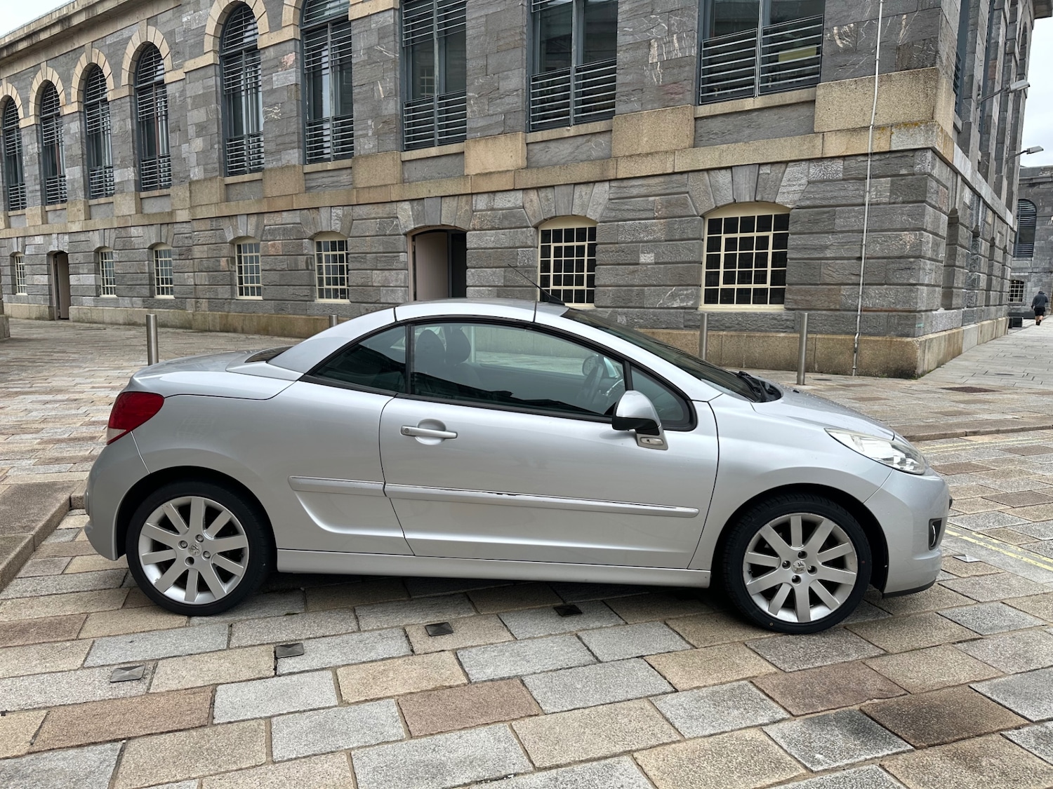 Used Peugeot 207 2010 for sale - 76329108: Photo 8