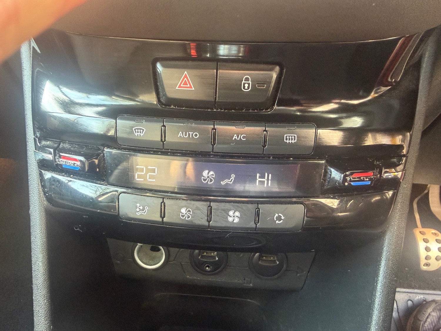 Used Peugeot 2008 2014 for sale - 77418463: Photo 14