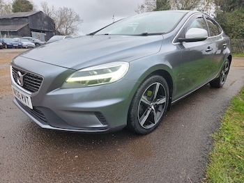 Used Volvo V40 2016 for sale - 76667014: Photo