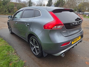 Used Volvo V40 2016 for sale - 76667014: Photo