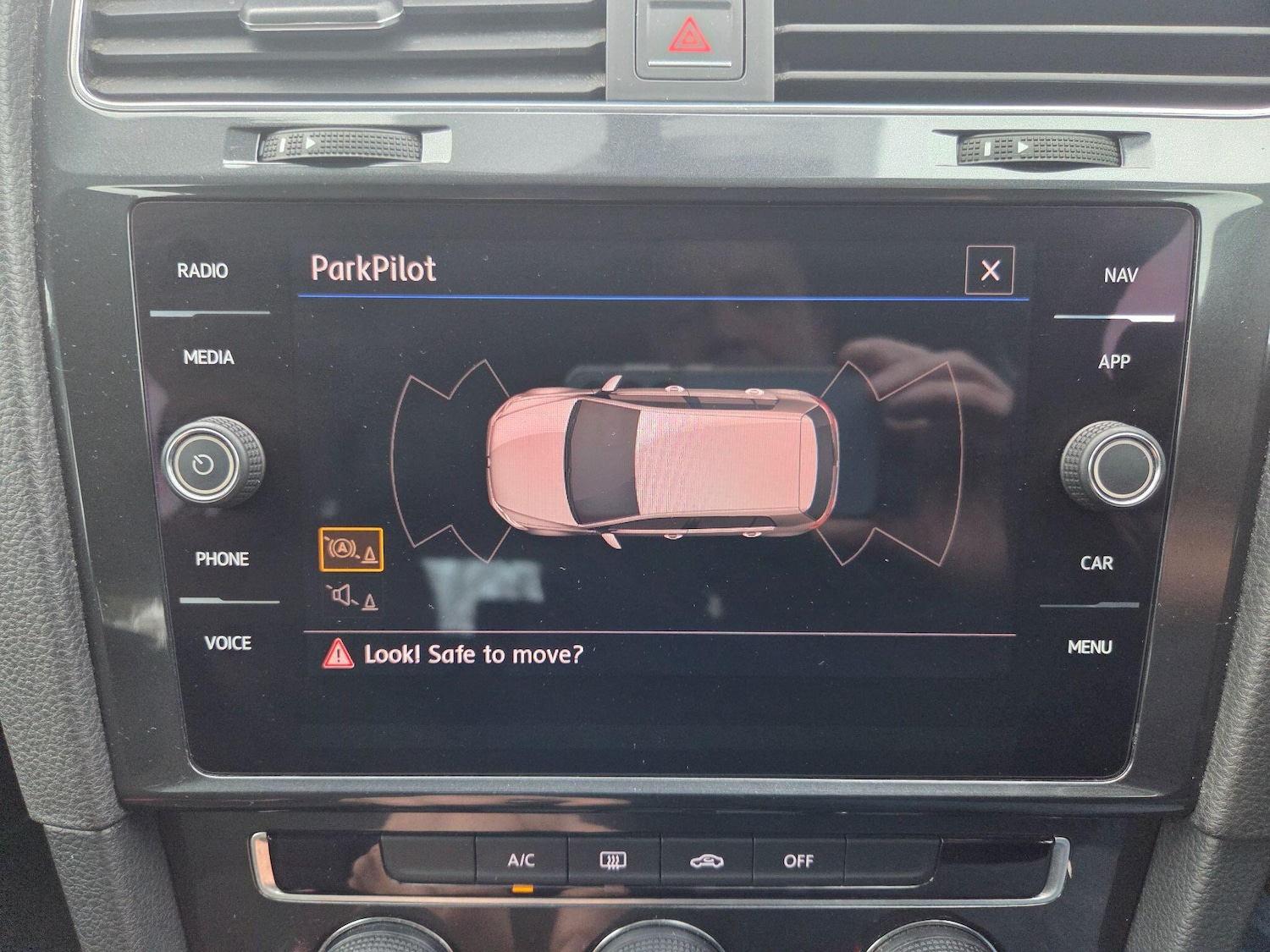 Used Volkswagen Golf 2017 for sale - 77290651: Photo 25