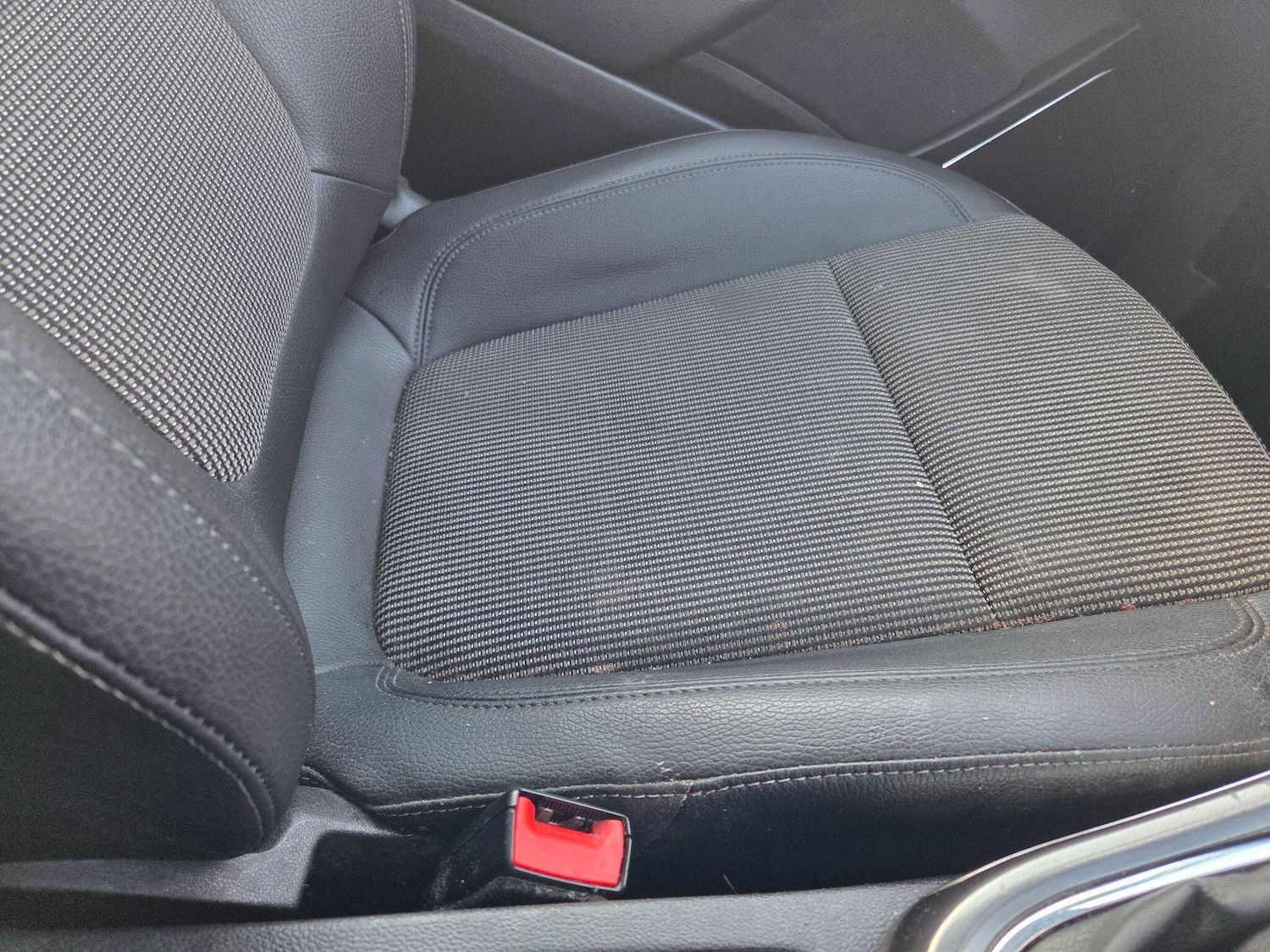 Used Vauxhall Astra 2011 for sale - 76714630: Photo 2