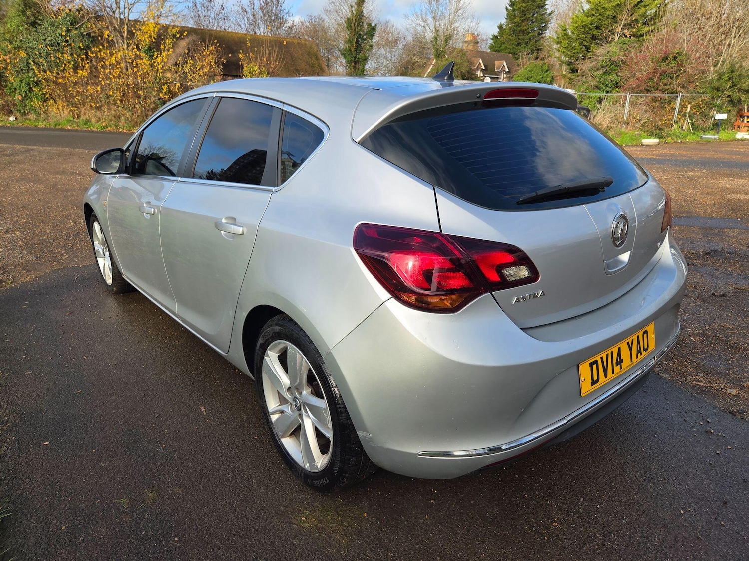 Used Vauxhall Astra 2014 for sale - 76942647: Photo 2