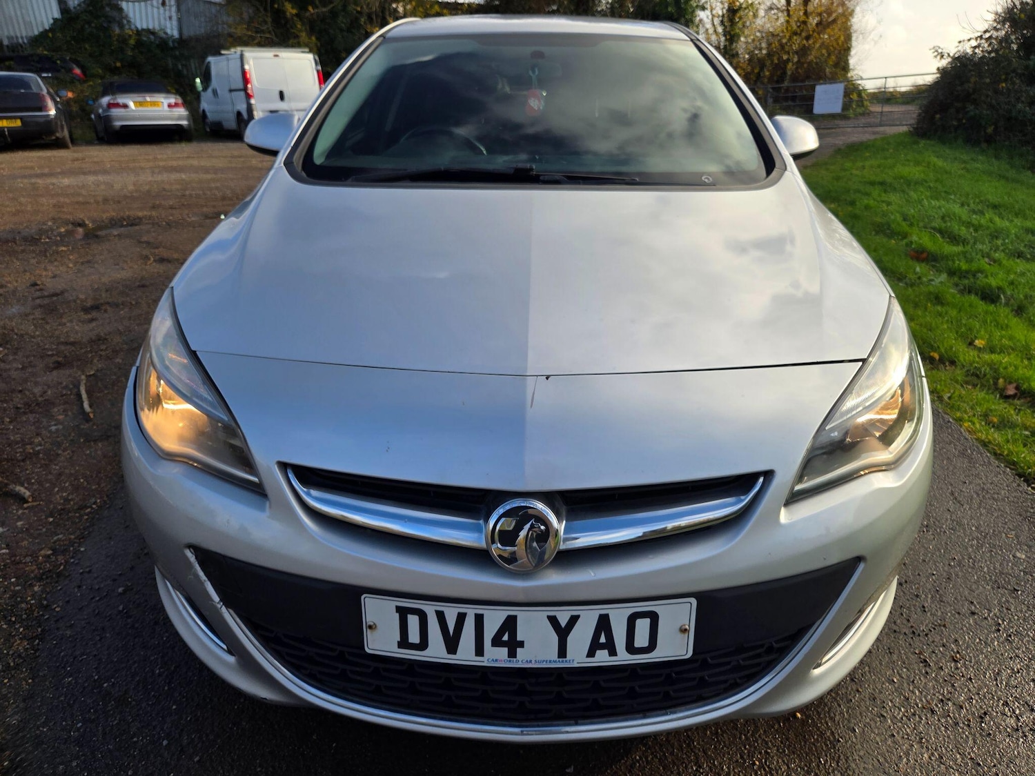 Used Vauxhall Astra 2014 for sale - 76942647: Photo 3