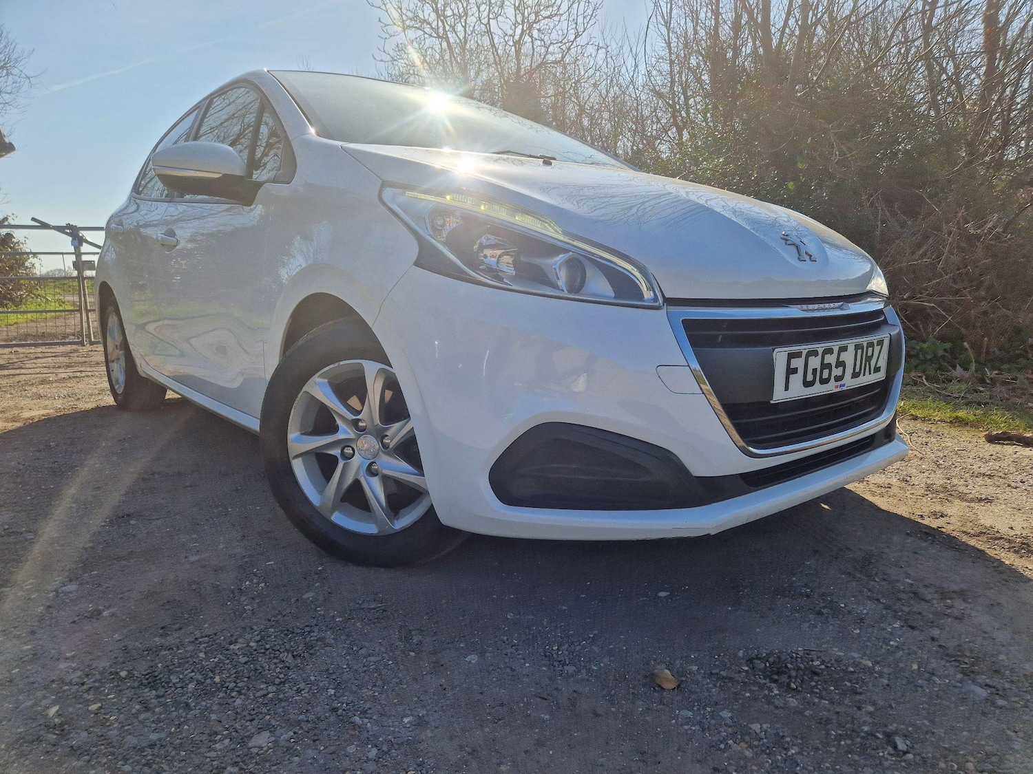Used Peugeot 208 2015 for sale - 76645657: Photo 1