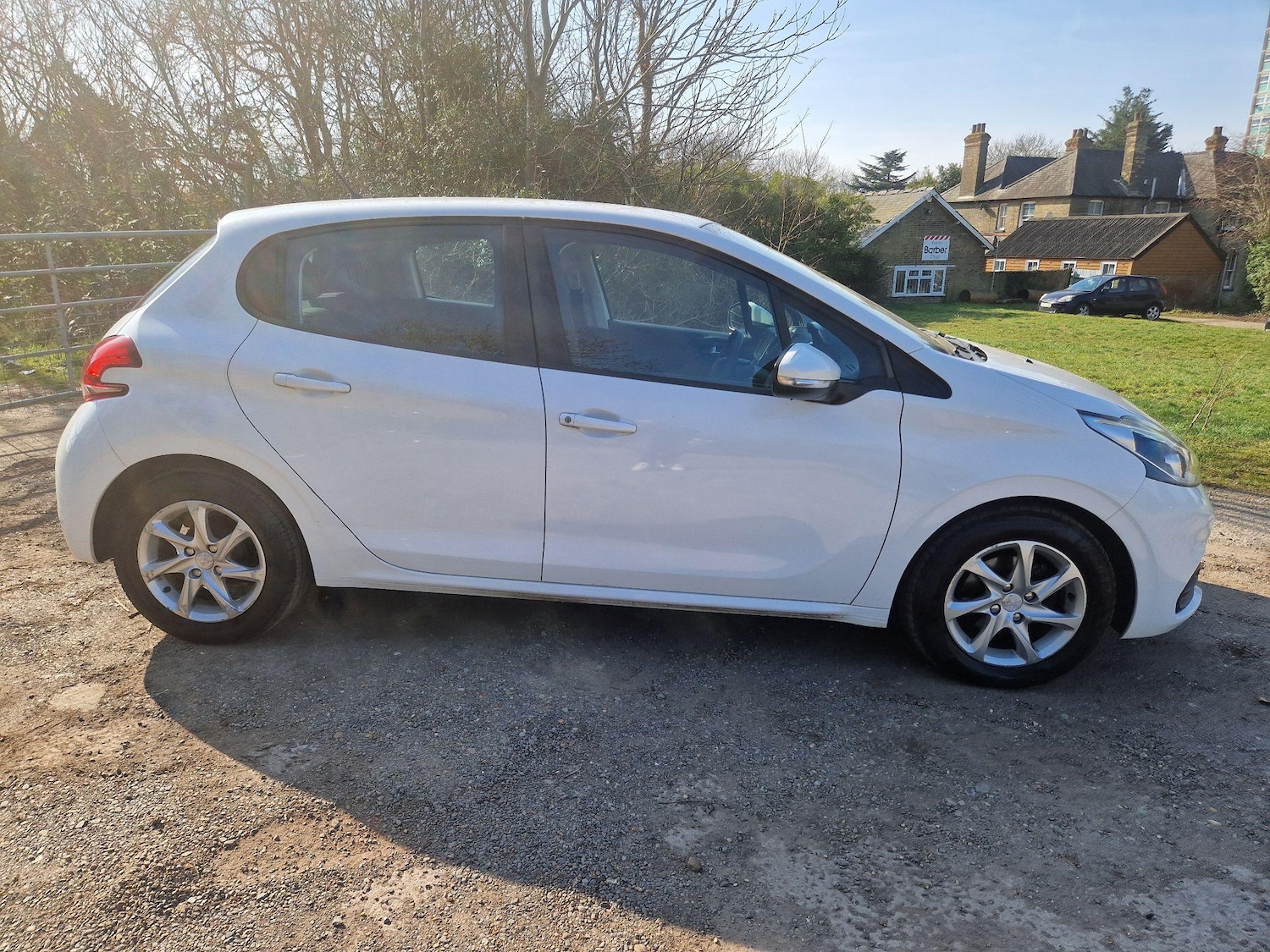 Used Peugeot 208 2015 for sale - 76645657: Photo 10
