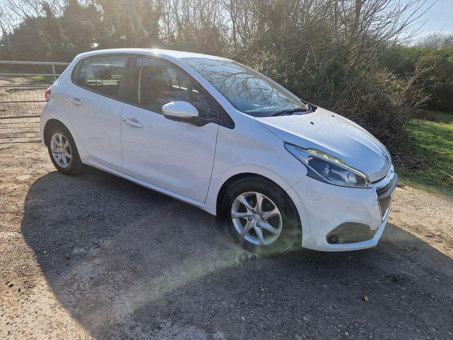 Used Peugeot 208 2015 for sale - 76645657: Photo 12