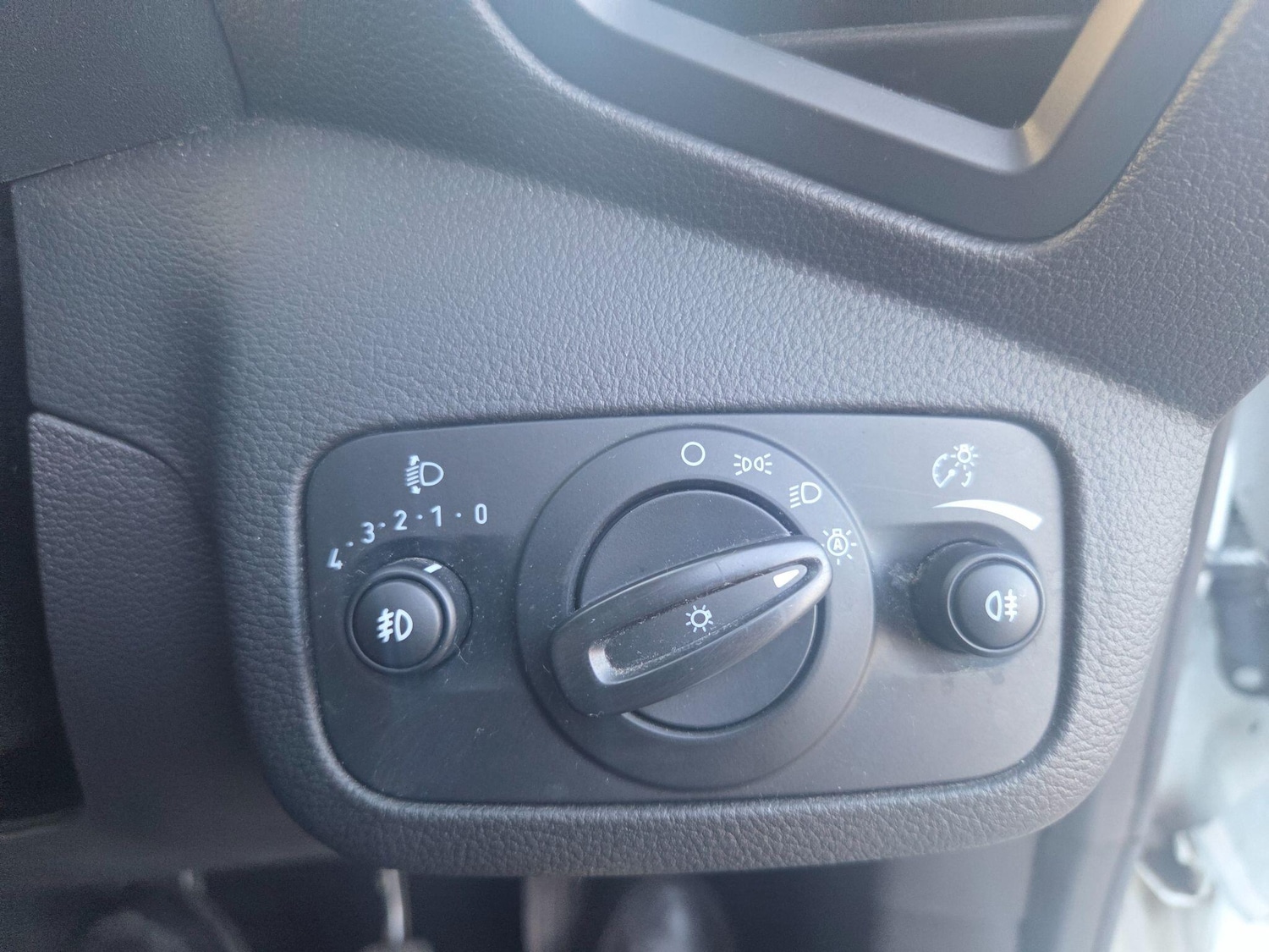 Used Ford C-Max 2016 for sale - 77305709: Photo 17