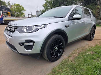Used Land Rover Discovery Sport 2017 for sale - 76239031: Photo