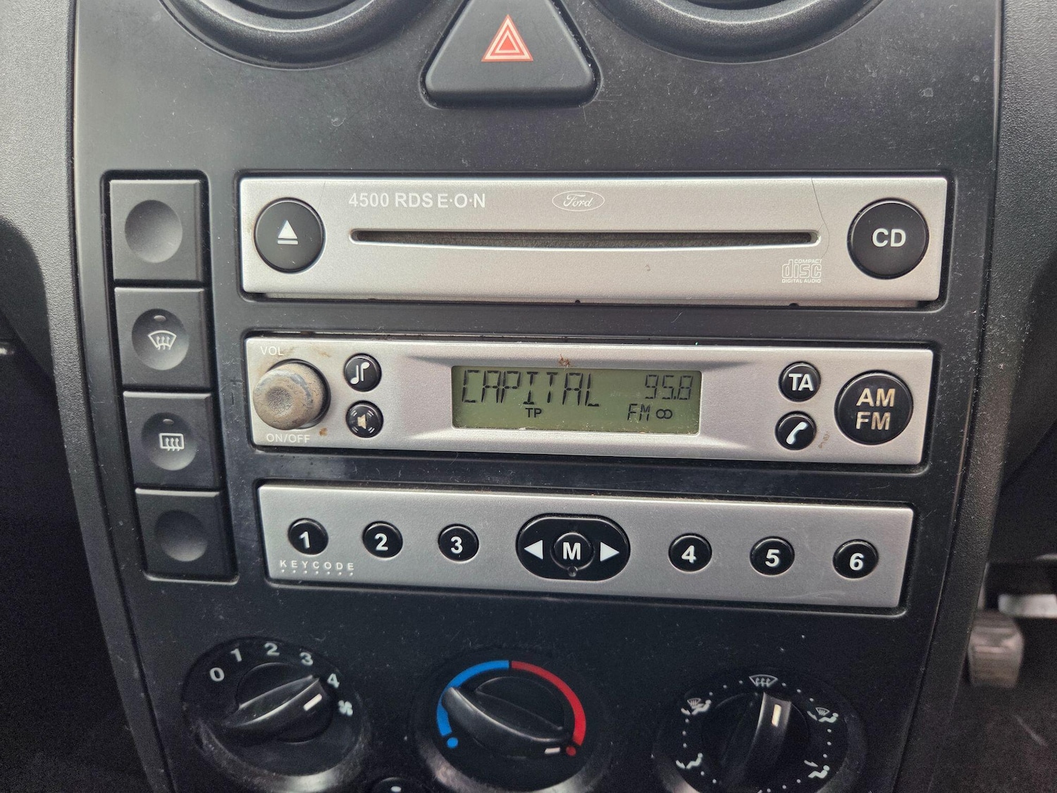 Used Ford Fusion 2005 for sale - 76294757: Photo 13