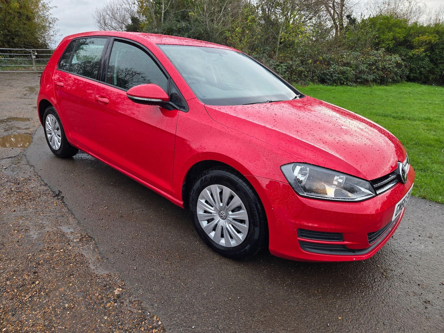 Used Volkswagen Golf 2017 for sale - 76607221: Photo 2