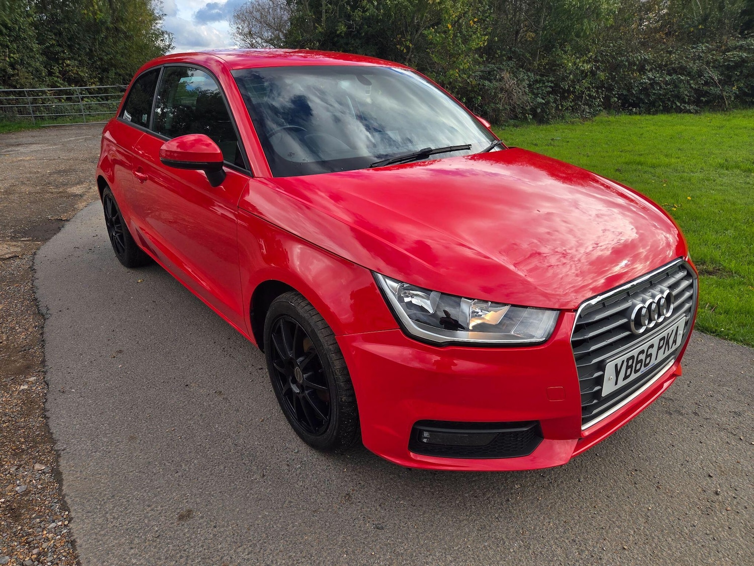 Used Audi A1 for sale - 77090982: Photo 2