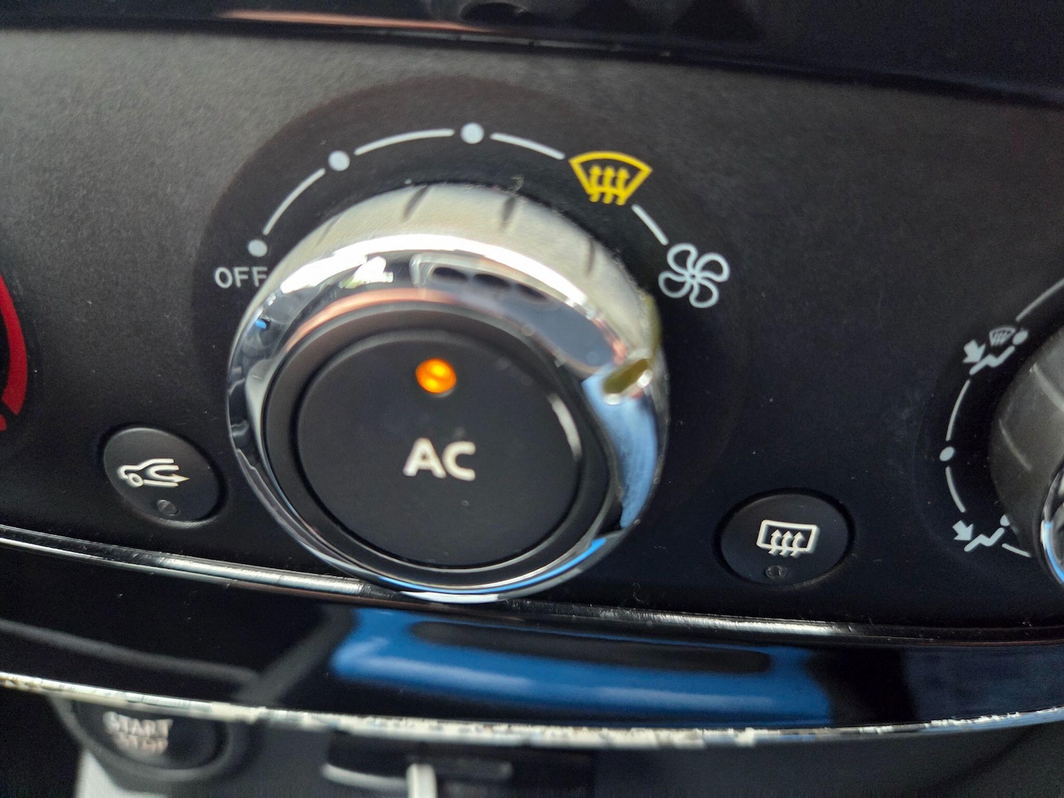 Used Renault Clio 2013 for sale - 76597016: Photo 23