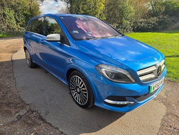 Used Mercedes-Benz B Class 2016 for sale - 76995697: Photo