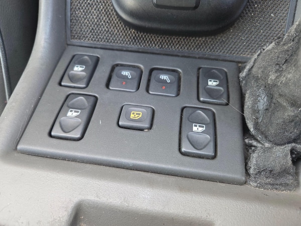 Used Land Rover Discovery 2001 for sale - 76226329: Photo 17