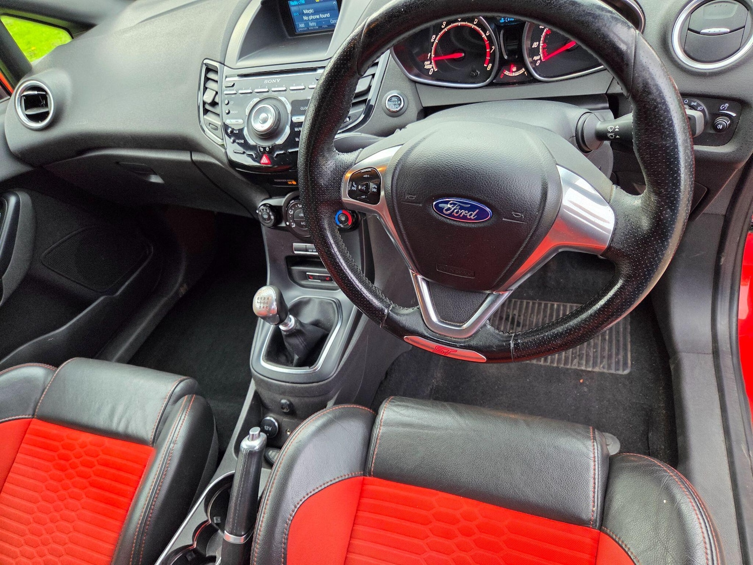 Used Ford Fiesta 2015 for sale - 76989364: Photo 14