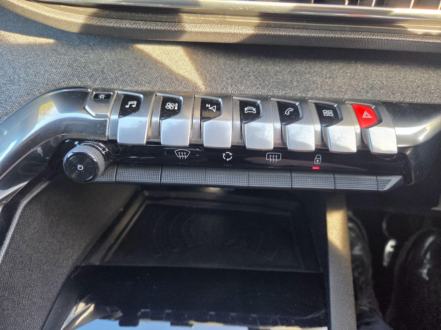 Used Peugeot 3008 2018 for sale - 76715316: Photo 46