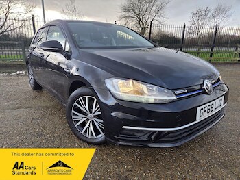 Used Volkswagen Golf 2018 for sale - 77495949: Photo