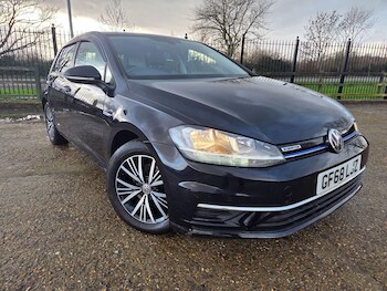 Used Volkswagen Golf 2018 for sale - 77495949: Photo